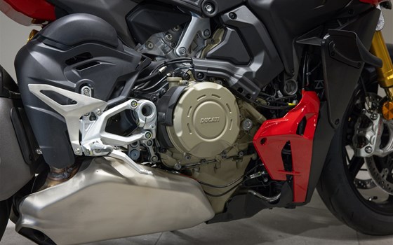 Gebrauchtmotorrad Ducati Streetfighter V4 S - Bild 4 Gebrauchtmotorrad Ducati Streetfighter V4 S - Bild 4
