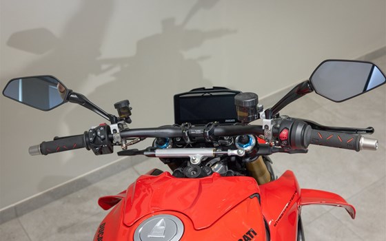 Gebrauchtmotorrad Ducati Streetfighter V4 S - Bild 5 Gebrauchtmotorrad Ducati Streetfighter V4 S - Bild 5