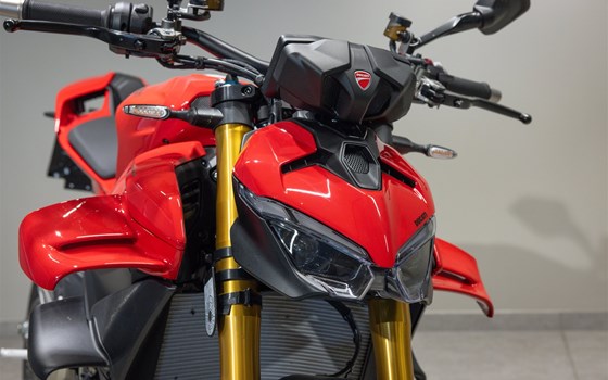 Gebrauchtmotorrad Ducati Streetfighter V4 S - Bild 7 Gebrauchtmotorrad Ducati Streetfighter V4 S - Bild 7