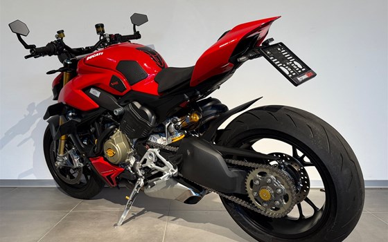 Gebrauchtmotorrad Ducati Streetfighter V4 S - Bild 7 Gebrauchtmotorrad Ducati Streetfighter V4 S - Bild 7