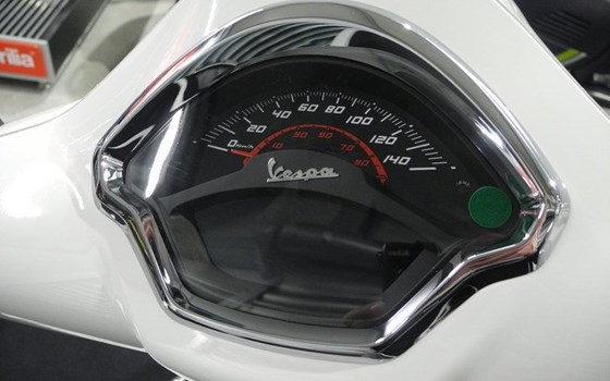 Neufahrzeug Vespa GTS 125 - Bild 7