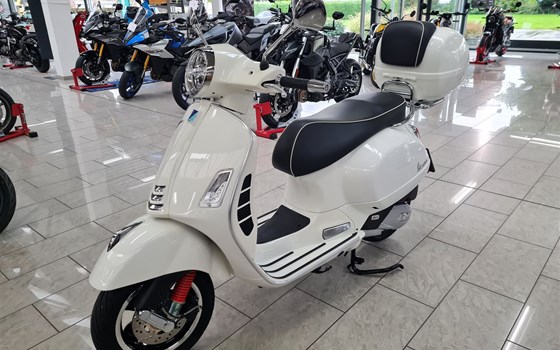 Gebrauchtmotorrad Vespa GTS 125 Super - Bild 3 Gebrauchtmotorrad Vespa GTS 125 Super - Bild 3