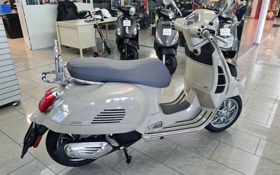 Gebrauchtmotorrad Vespa GTS 125 - Bild 2 Gebrauchtmotorrad Vespa GTS 125 - Bild 2