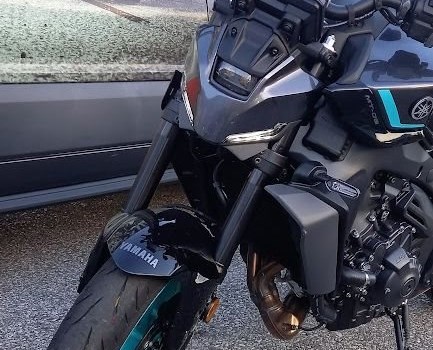 Gebrauchtmotorrad Yamaha MT-09 Y-AMT - Bild 2 Gebrauchtmotorrad Yamaha MT-09 Y-AMT - Bild 2