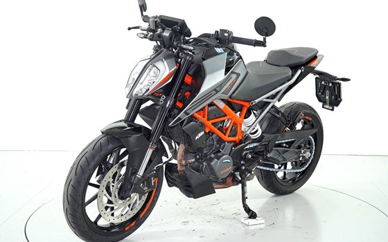 Motorrad Occasion KTM 125 Duke - Bild 3