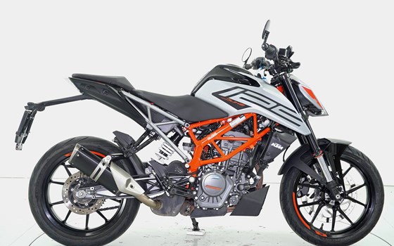 Motorrad Occasion KTM 125 Duke - Bild 4