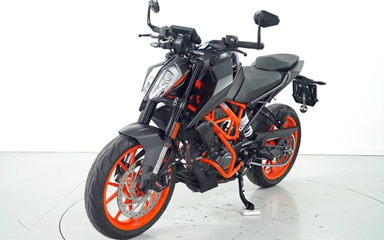 Motorrad Occasion KTM 125 Duke - Bild 3