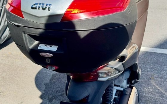 Gebrauchtmotorrad Honda SH300i - Bild 4