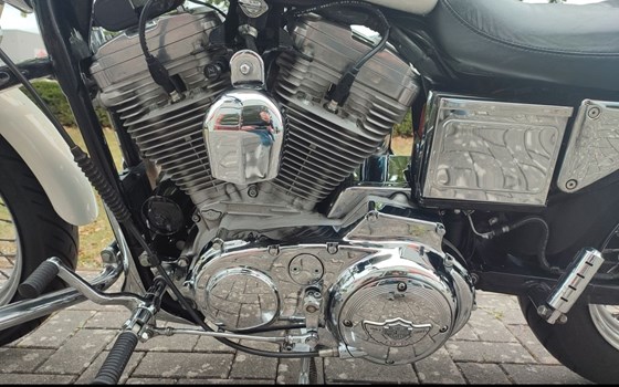 Gebrauchtmotorrad Harley-Davidson Sportster XL 883 Hugger - Bild 10