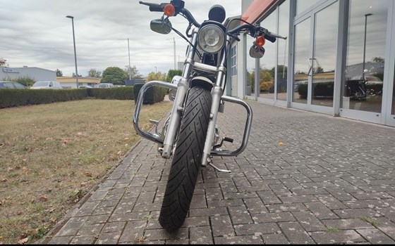 Gebrauchtmotorrad Harley-Davidson Sportster XL 883 Hugger - Bild 3