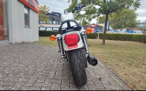Gebrauchtmotorrad Harley-Davidson Sportster XL 883 Hugger - Bild 7