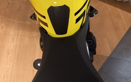 Gebrauchtmotorrad Triumph Street Triple RS - Bild 10