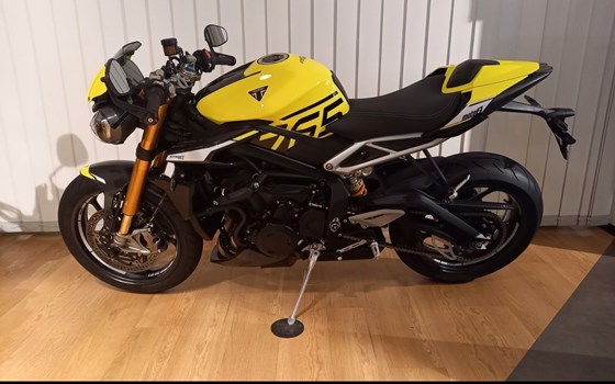 Gebrauchtmotorrad Triumph Street Triple RS - Bild 3