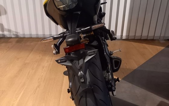 Gebrauchtmotorrad Triumph Street Triple RS - Bild 4