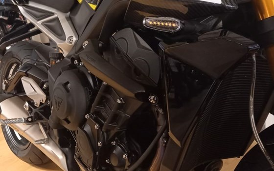 Gebrauchtmotorrad Triumph Street Triple RS - Bild 6