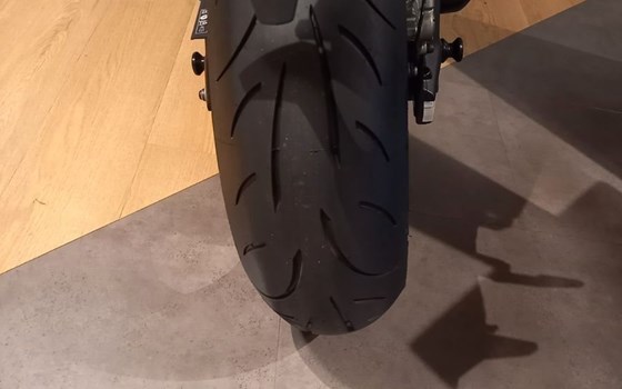 Gebrauchtmotorrad Triumph Street Triple RS - Bild 8