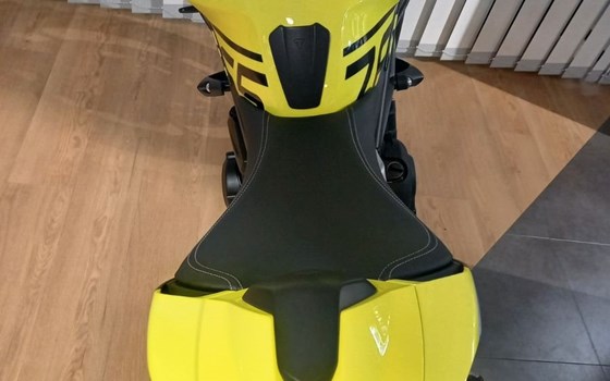 Gebrauchtmotorrad Triumph Street Triple RS - Bild 9