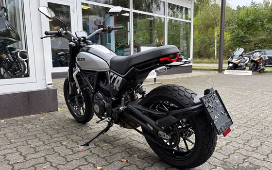 Gebrauchtmotorrad Ducati Scrambler 10° Anniversario Rizoma Edition - Bild 5