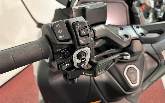 Gebrauchtmotorrad Yamaha TMAX 560 Tech Max - Bild 15