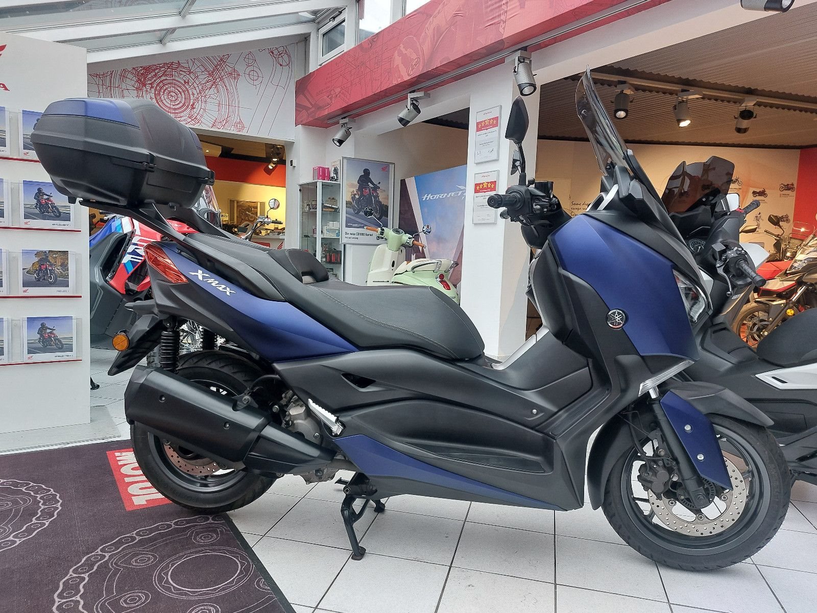 Yamaha XMAX 300