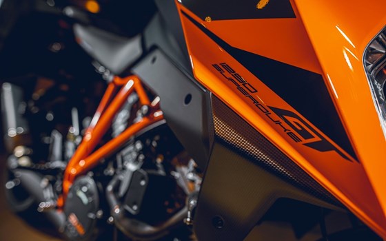 Neufahrzeug KTM 1290 Super Duke GT - Bild 9