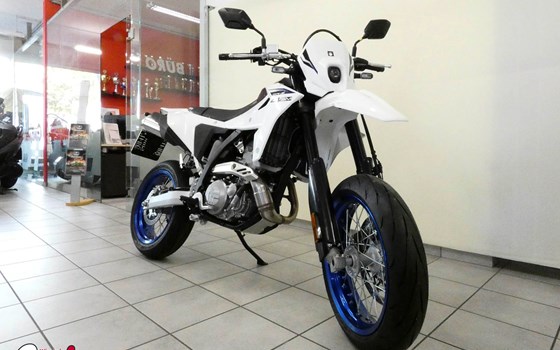 Neufahrzeug Suzuki DR-Z4SM - Bild 1 Neufahrzeug Suzuki DR-Z4SM - Bild 1