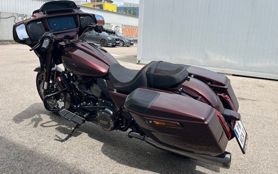 Gebrauchtmotorrad Harley-Davidson CVO Street Glide FLHXSE - Bild 14 Gebrauchtmotorrad Harley-Davidson CVO Street Glide FLHXSE - Bild 14