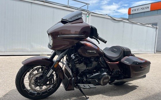 Gebrauchtmotorrad Harley-Davidson CVO Street Glide FLHXSE - Bild 15 Gebrauchtmotorrad Harley-Davidson CVO Street Glide FLHXSE - Bild 15