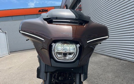 Gebrauchtmotorrad Harley-Davidson CVO Street Glide FLHXSE - Bild 19 Gebrauchtmotorrad Harley-Davidson CVO Street Glide FLHXSE - Bild 19