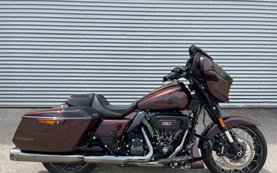 Gebrauchtmotorrad Harley-Davidson CVO Street Glide FLHXSE - Bild 2 Gebrauchtmotorrad Harley-Davidson CVO Street Glide FLHXSE - Bild 2