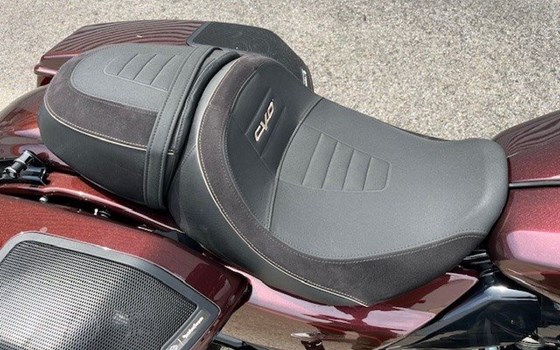 Gebrauchtmotorrad Harley-Davidson CVO Street Glide FLHXSE - Bild 8 Gebrauchtmotorrad Harley-Davidson CVO Street Glide FLHXSE - Bild 8