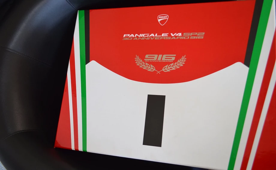Offer Ducati Panigale V4 SP2 30° Anniversario 916 Bild 9: Offer Ducati Panigale V4 SP2 30° Anniversario 916
