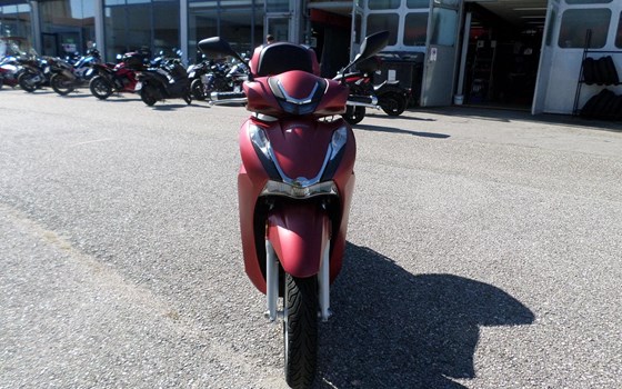 Gebrauchtmotorrad Honda SH350i - Bild 8 Gebrauchtmotorrad Honda SH350i - Bild 8