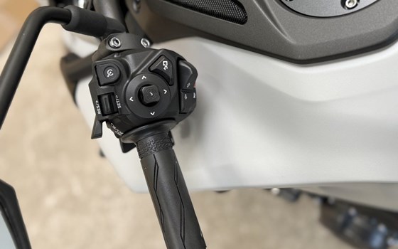 Gebrauchtmotorrad Yamaha MT-09 Y-AMT - Bild 7