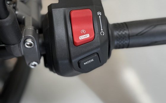 Gebrauchtmotorrad Yamaha MT-09 Y-AMT - Bild 8