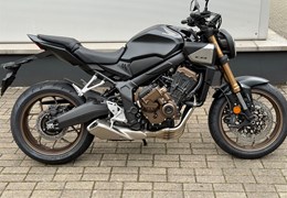 Neumotorrad Honda CB650R E-Clutch