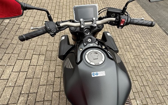 Neufahrzeug Honda CB650R E-Clutch - Bild 11