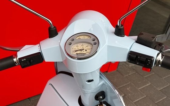 Neufahrzeug Vespa PX 125 - Bild 12