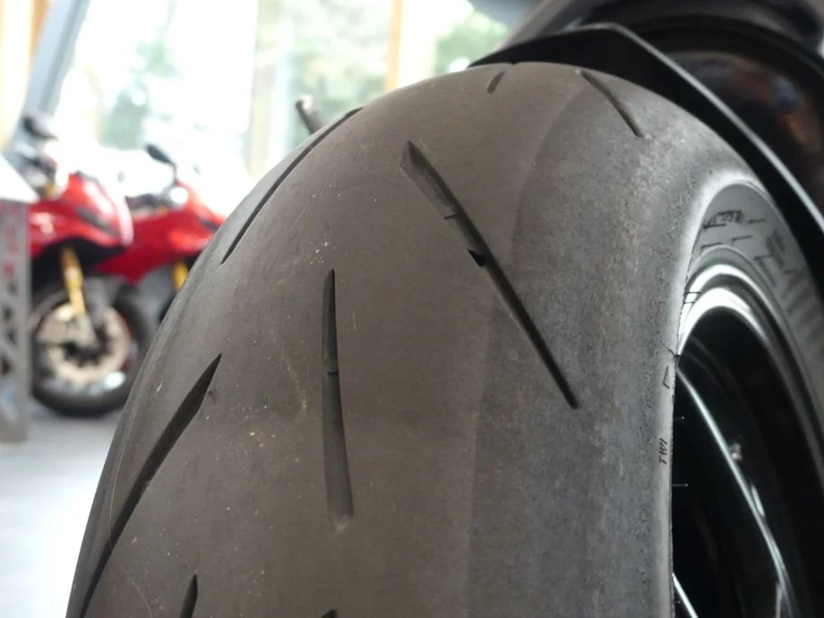 Angebot Ducati Panigale V2 Bild 4: Angebot Ducati Panigale V2