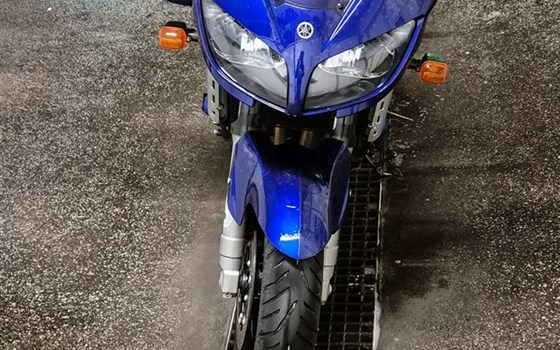Gebrauchtmotorrad Yamaha FZS 1000 Fazer - Bild 1 Gebrauchtmotorrad Yamaha FZS 1000 Fazer - Bild 1