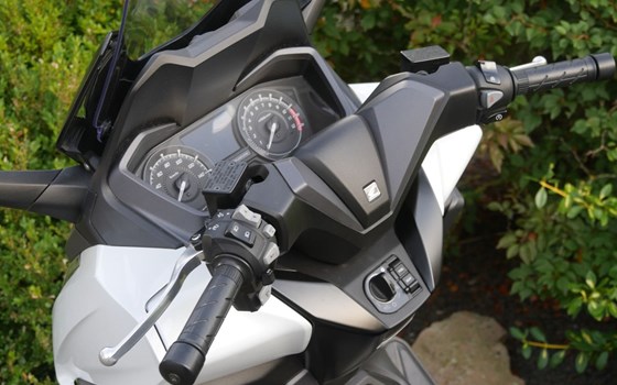Gebrauchtmotorrad Honda Forza 125 - Bild 7