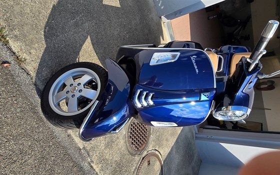Motorrad Occasion Vespa GTS 300 hpe - Bild 1