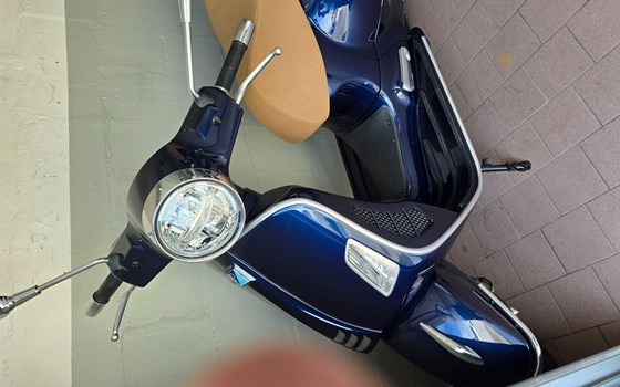 Motorrad Occasion Vespa GTS 300 hpe - Bild 4