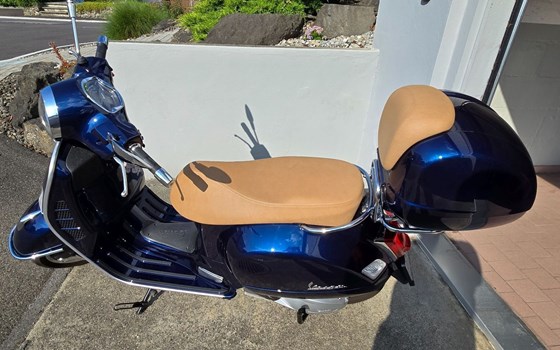 Motorrad Occasion Vespa GTS 300 hpe - Bild 5