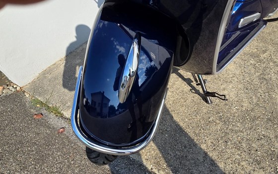 Motorrad Occasion Vespa GTS 300 hpe - Bild 6