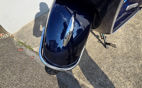 Motorrad Occasion Vespa GTS 300 hpe - Bild 7