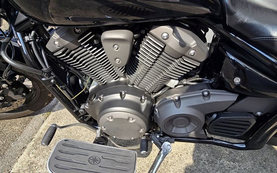 Motorrad Occasion Yamaha XVS 1300 A - Bild 5
