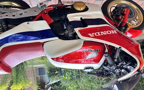 Gebrauchtmotorrad Honda CB 1100 R - Bild 2