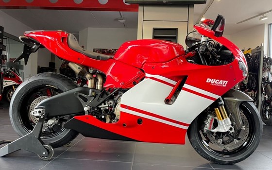 Gebrauchtmotorrad Ducati Desmosedici RR - Bild 1