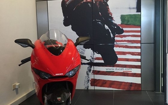 Gebrauchtmotorrad Ducati Desmosedici RR - Bild 6